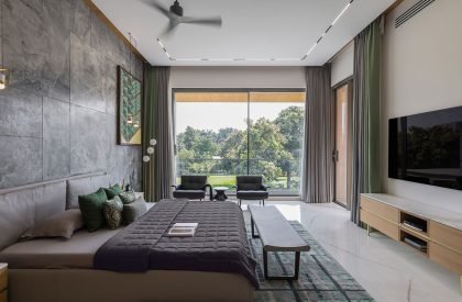 Narola Villa | EssTeam Design Services LLP + Oblique