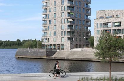 Living on Holzhalbinsel | Tchoban Voss Architekten