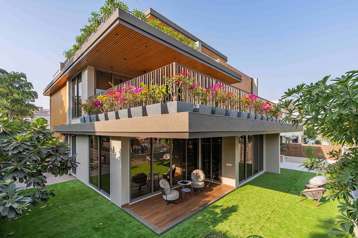 NRI Bungalow at Thaltej | Prashant Parmar Architect – Shayona Consultant