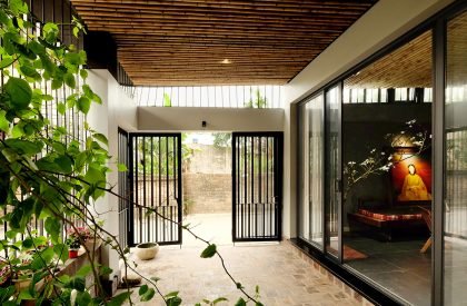 Cobblestone House | 1+1>2 Architects