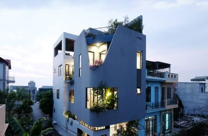 Cobblestone House | 1+1>2 Architects