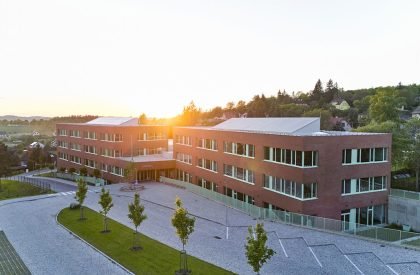 Frič Brothers Elementary School | Atelier 6