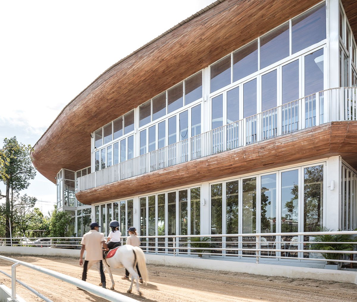The Hay Equestrian Center and Eatery | Architectkidd