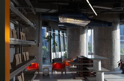 889GLO Art Space | SpActrum