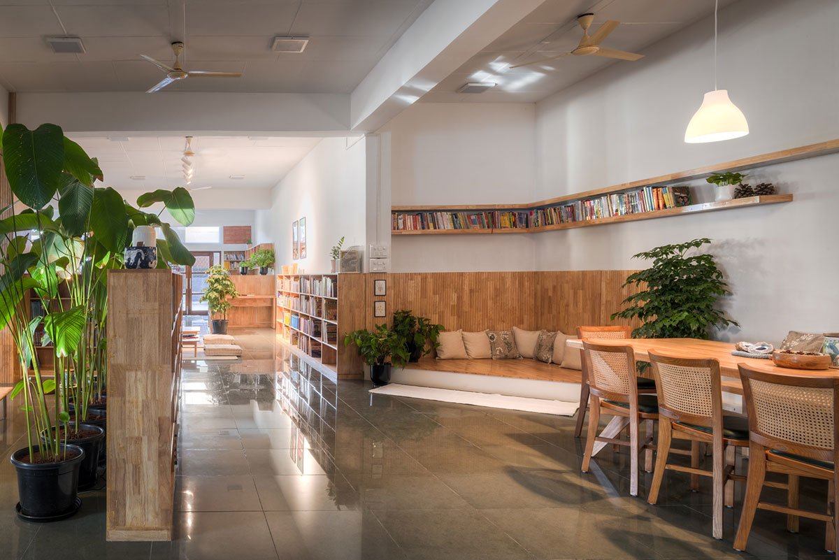 Children’s Library for a Montessori School | Atelier ARBO