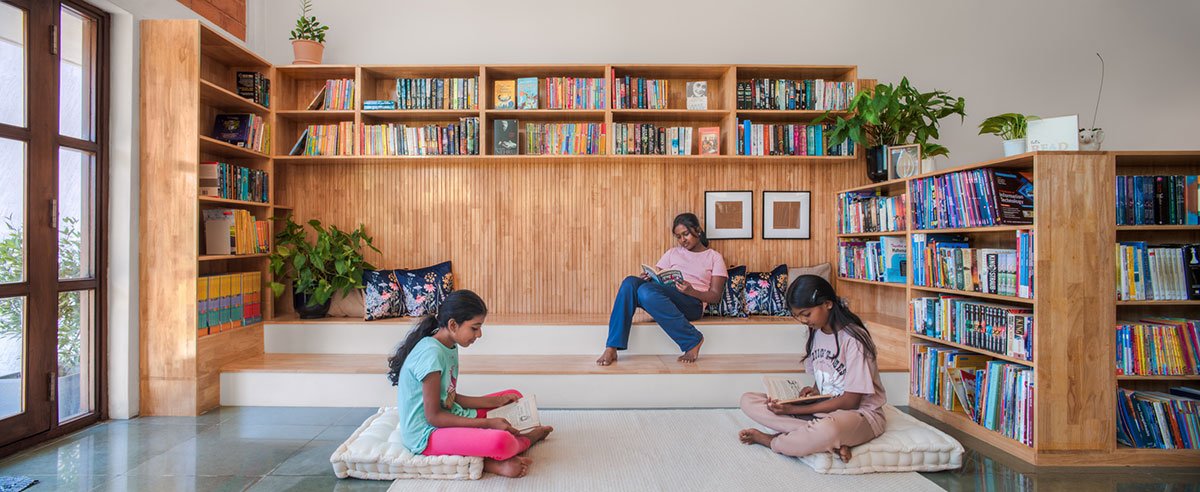 Children’s Library for a Montessori School | Atelier ARBO