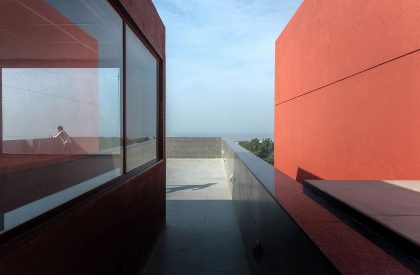 Red Vessel | ROOMOOR