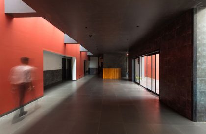 Red Vessel | ROOMOOR