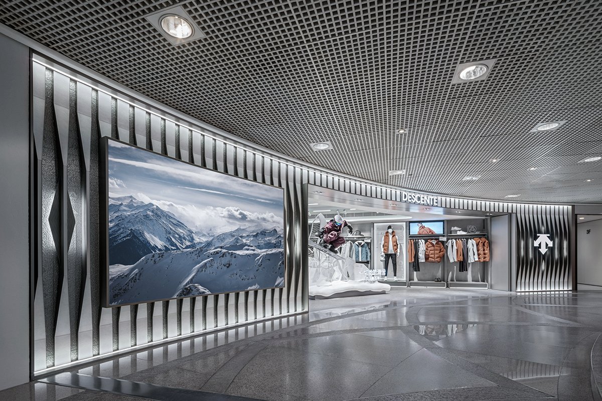 DESCENTE Flagship Store | Still Young