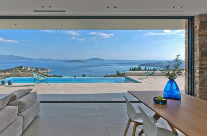 NAFPLIOBLU – Vacation House in Tolo | Katerina Valsamaki Architects