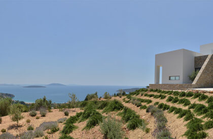 NAFPLIOBLU – Vacation House in Tolo | Katerina Valsamaki Architects