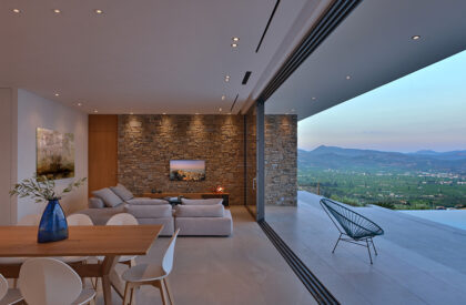 NAFPLIOBLU – Vacation House in Tolo | Katerina Valsamaki Architects