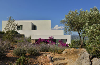 NAFPLIOBLU – Vacation House in Tolo | Katerina Valsamaki Architects