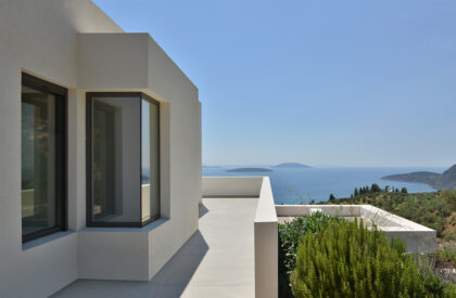 NAFPLIOBLU – Vacation House in Tolo | Katerina Valsamaki Architects