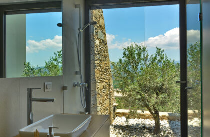 NAFPLIOBLU – Vacation House in Tolo | Katerina Valsamaki Architects