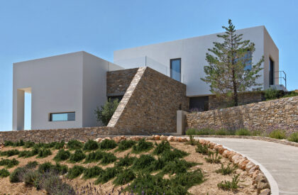 NAFPLIOBLU – Vacation House in Tolo | Katerina Valsamaki Architects