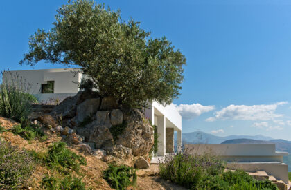 NAFPLIOBLU – Vacation House in Tolo | Katerina Valsamaki Architects