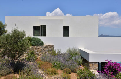 NAFPLIOBLU – Vacation House in Tolo | Katerina Valsamaki Architects