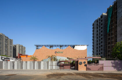 Twisted Roots | SferaBlu Architects + Naman Shah Architects