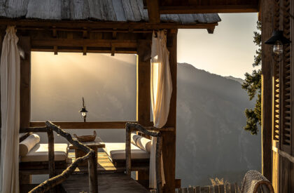 Songtsm Travel Hotel Jiuzhai | Thinking Design