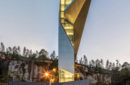 Wanzhou Yongjiang Reception Center | aoe architects