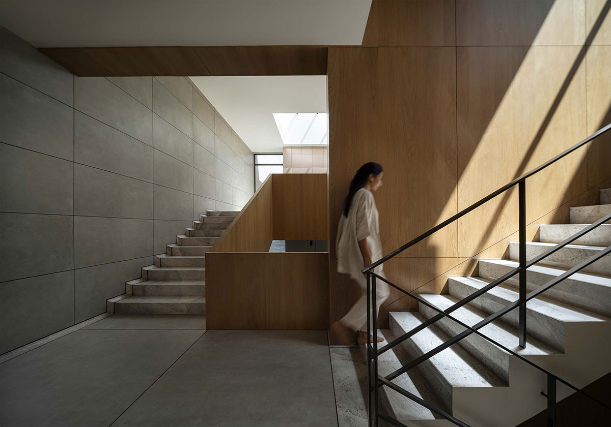 House between Walls | Studio UF+O