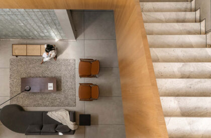 House between Walls | Studio UF+O