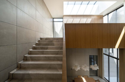 House between Walls | Studio UF+O