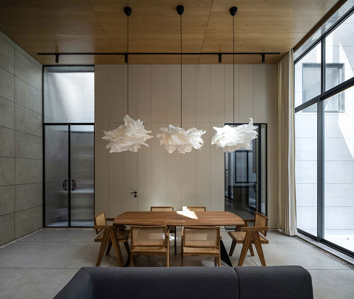 House between Walls | Studio UF+O