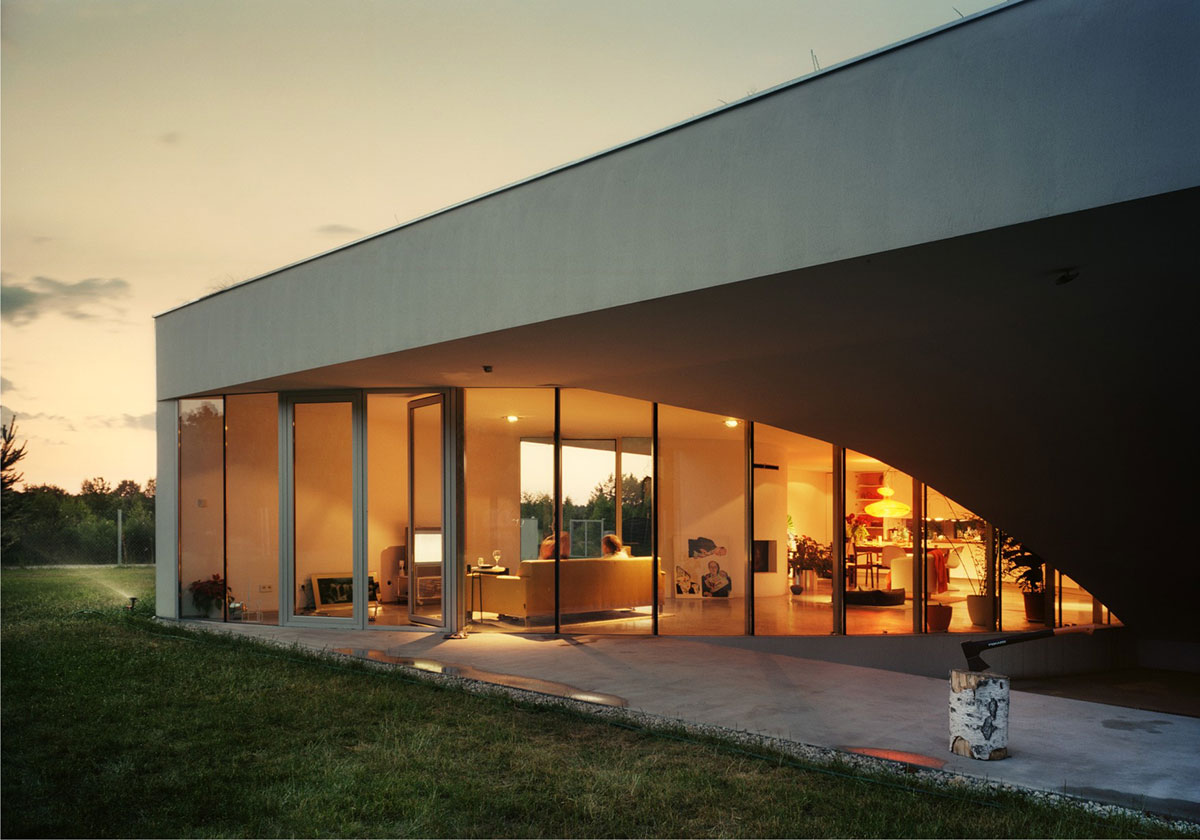 Outrial House | KWK Promes