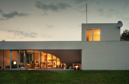 Outrial House | KWK Promes