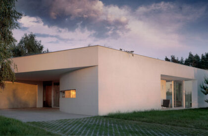 Outrial House | KWK Promes