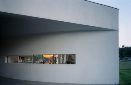 Outrial House | KWK Promes