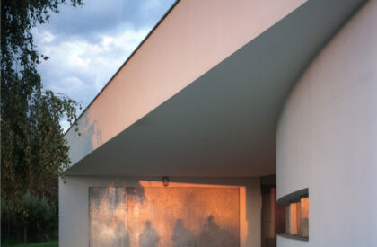 Outrial House | KWK Promes