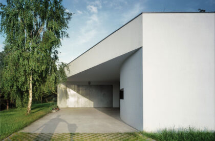 Outrial House | KWK Promes