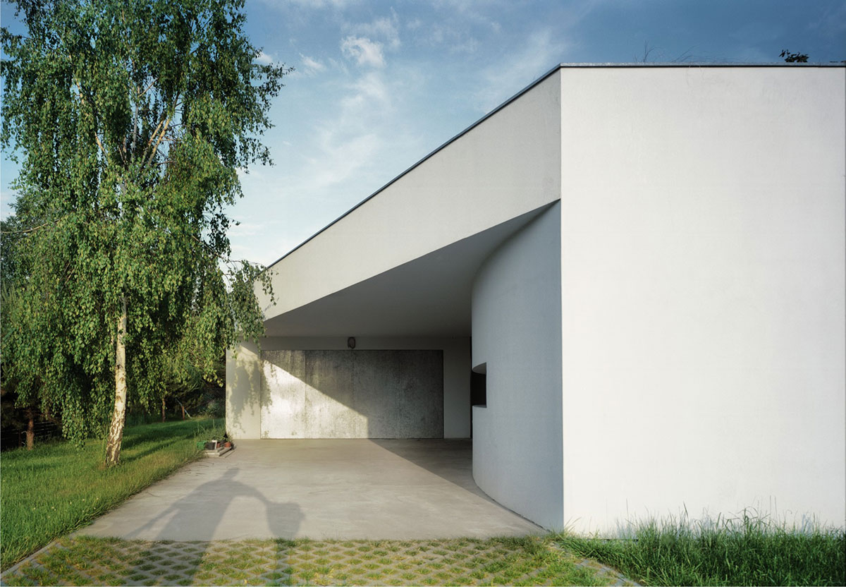 Outrial House | KWK Promes