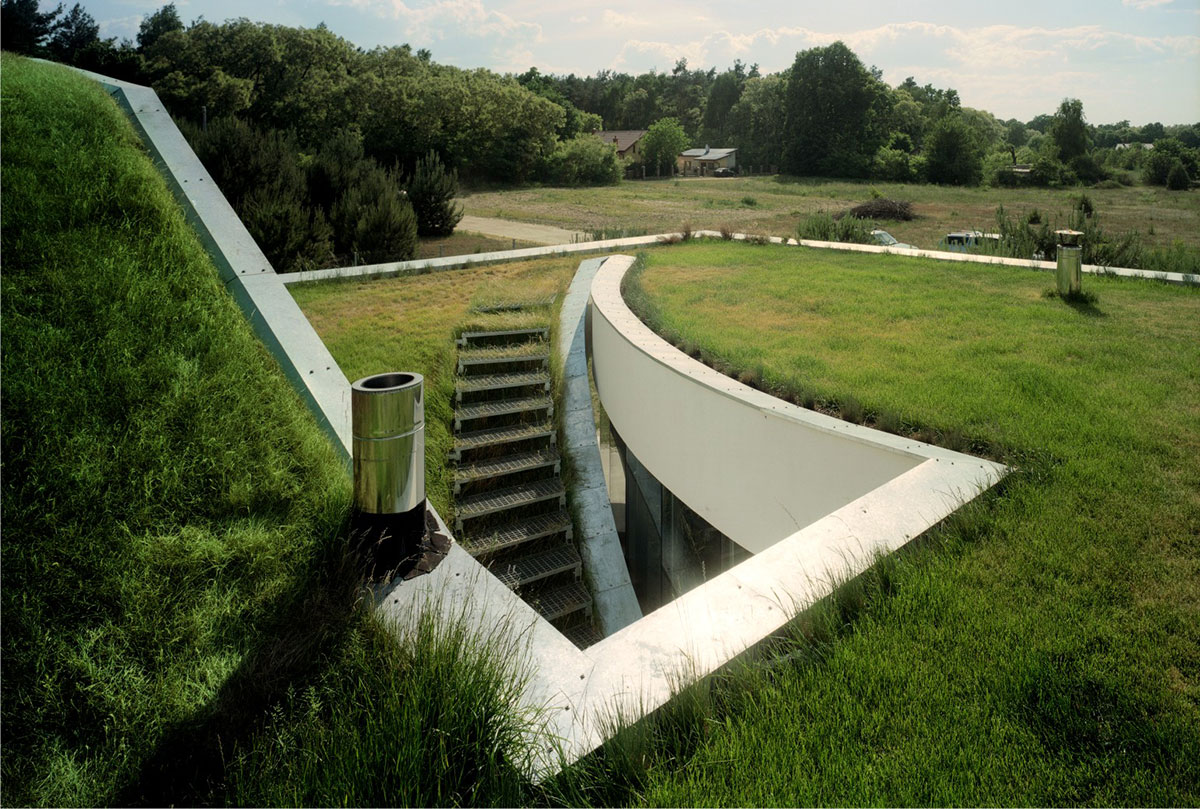 Outrial House | KWK Promes