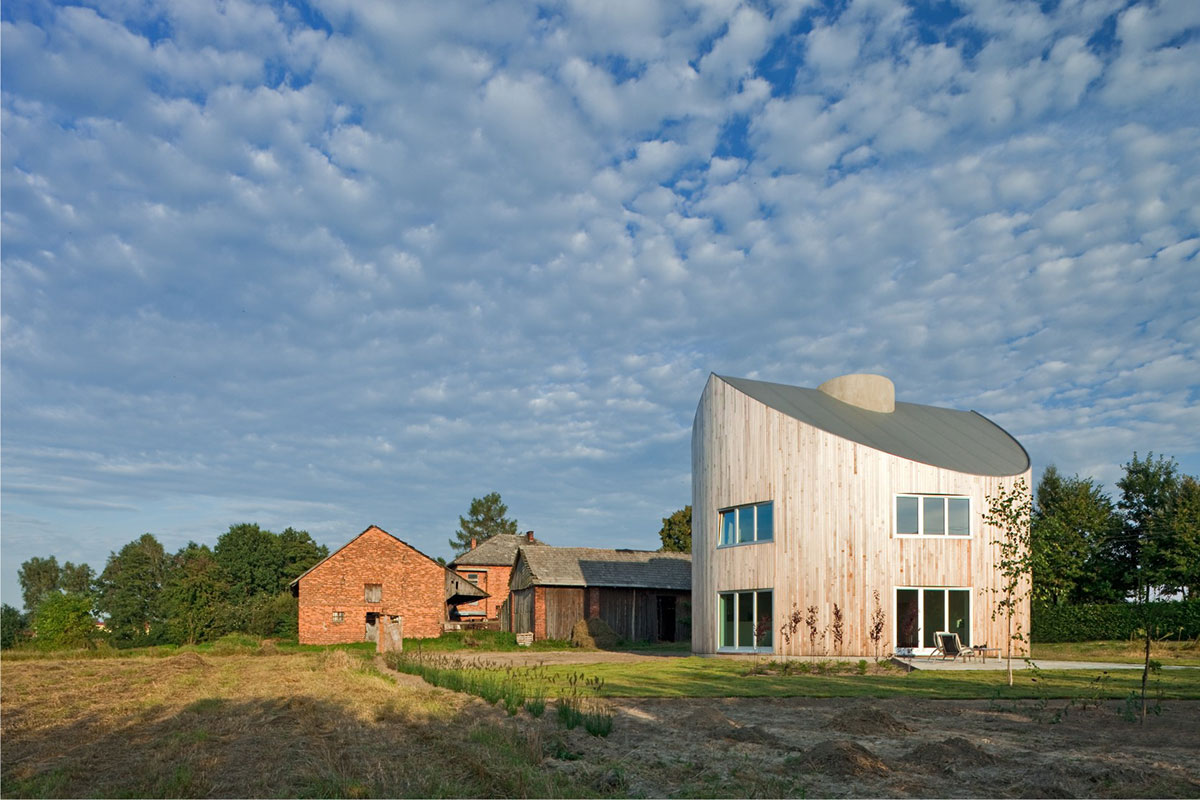 Standard House | KWK Promes